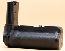 Nikon MB-N11 battery pack/vertical grip for Z6II or Z7II, Mint, with 2 batteries