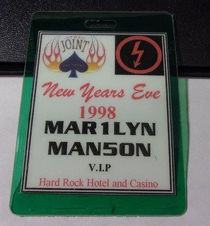 HARD ROCK HOTEL CASINO NEW YEAR'S EVE 1998 V.I.P. BADGE (Marilyn Manson)