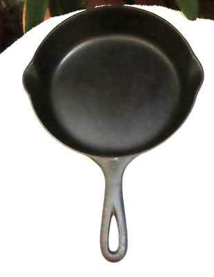 Griswold #6 Large Logo 699 Iron Skillet - Vintage American Iron