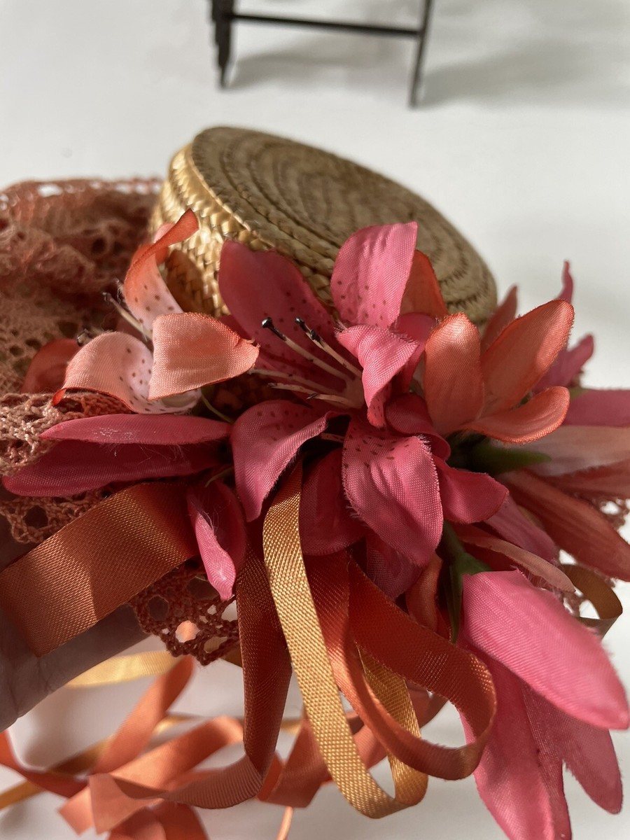 Ancien Mini Chapeau De Paille Pour Poupée - Déco Collection Avec Fleurs Et Ruban