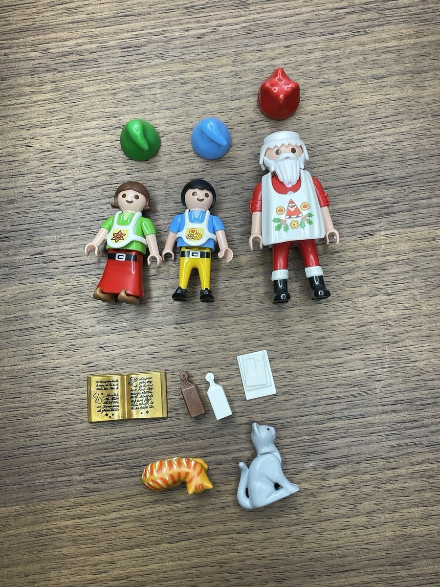 Playmobil 9493 Christmas Bakery Replacement People, Animals Accessories