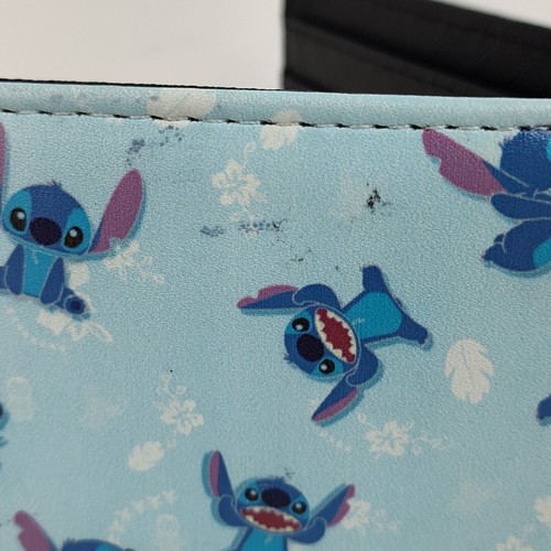 Lilo and Stitch Smiling Bifold Wallet - Picture 5 of 7