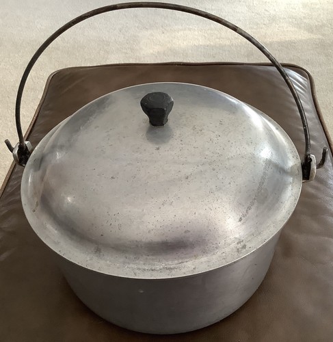 Household Institute Aluminum Dutch Oven 10”D With Bail Handle & Lid(140ia) - Picture 3 of 7