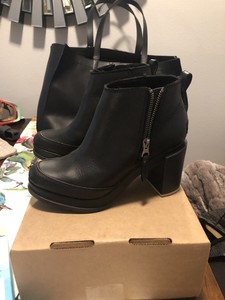 sorel margo leather chelsea boots