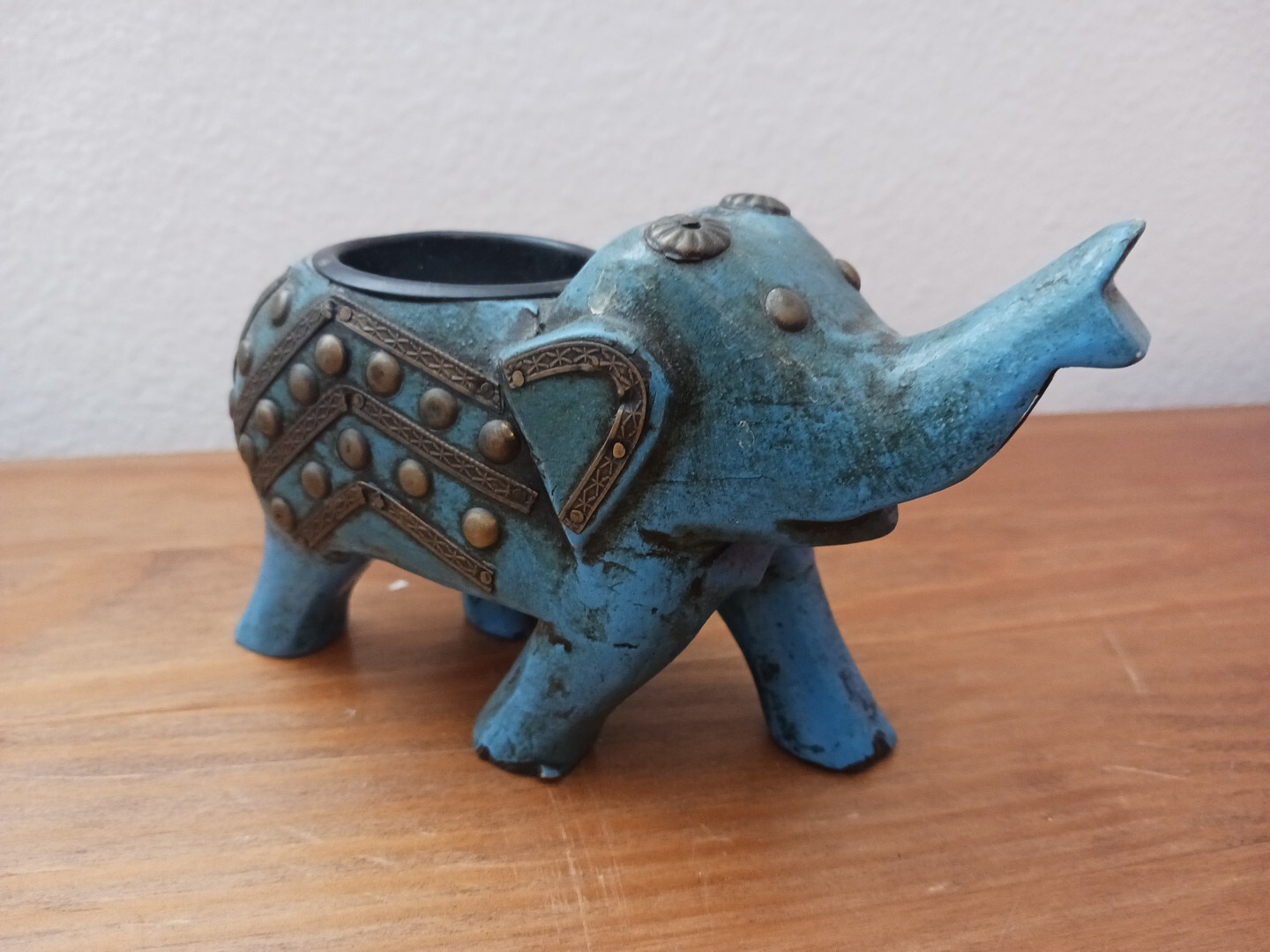 World market Wooden Elephant Tea Light Candle Holder 6"L x 2.5"W x 3.5"H