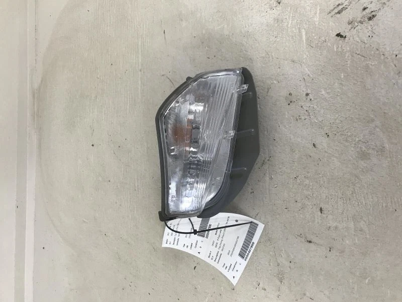 Luz antiniebla de esquina/estacionamiento para pasajeros F Sport se adapta a 11-15 LEXUS IS250 86844 Foto 2 de 4