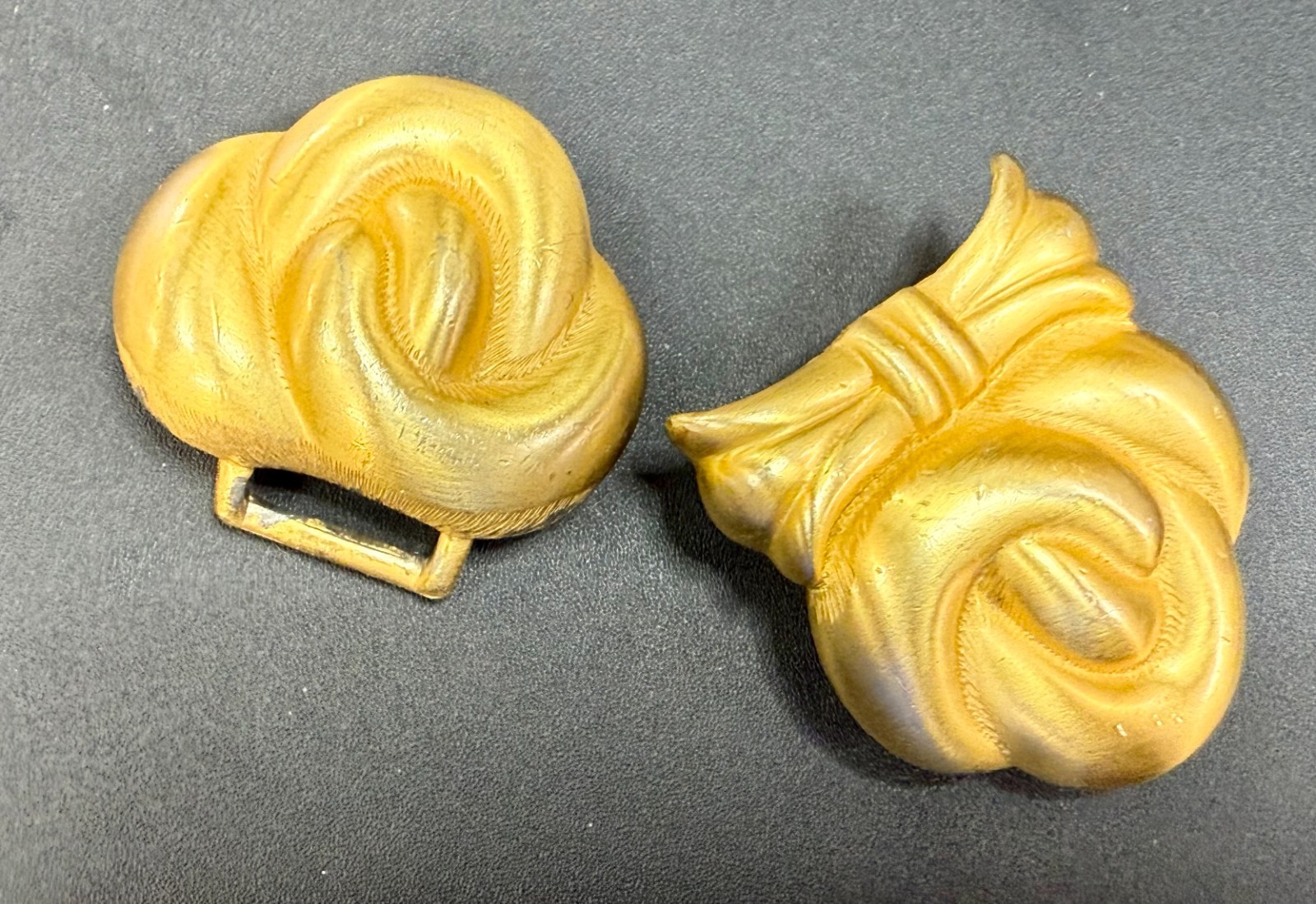 Ribbon Shaped Interlocking Two Piece Vintage Gold… - image 14