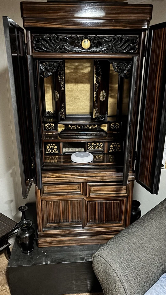 Antique Japanese buddhist altar butsudan wood Includes accessories - Image 4 of 4