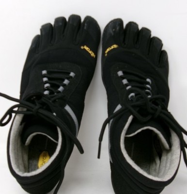 Vibram Men's FiveFingers Trek Shoes, Black, 46 EU / 11.5-12 US GENTLY_USED