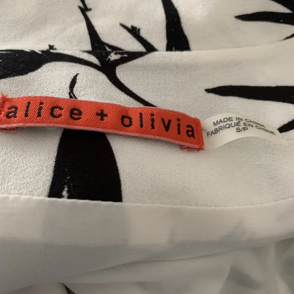 Chaqueta Alice & Olivia Estampada Rayón Frente Abierto Talla S Foto 3 de 3