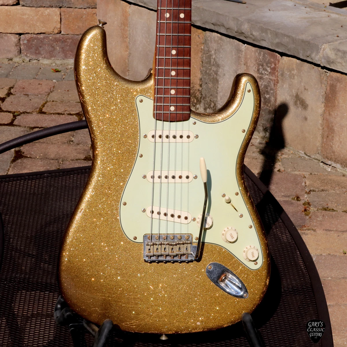 Fender gold sparkle sale stratocaster