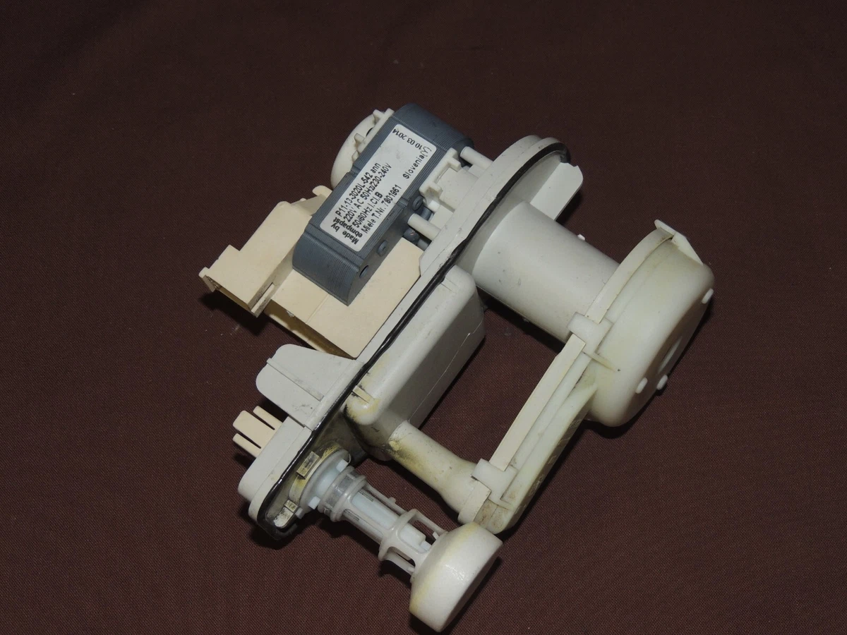 NRG モモ　Momo ステリング NRG モモMomo ステリング