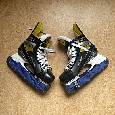 Bauer Supreme S37 Eishockeyschlittschuhe Senior 6,5 EE Schwarz/Gelb Schnürung
