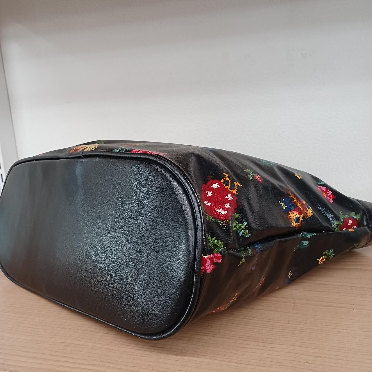 Tote Bag Model Black Heidi Pattern Condition B FE… - image 4