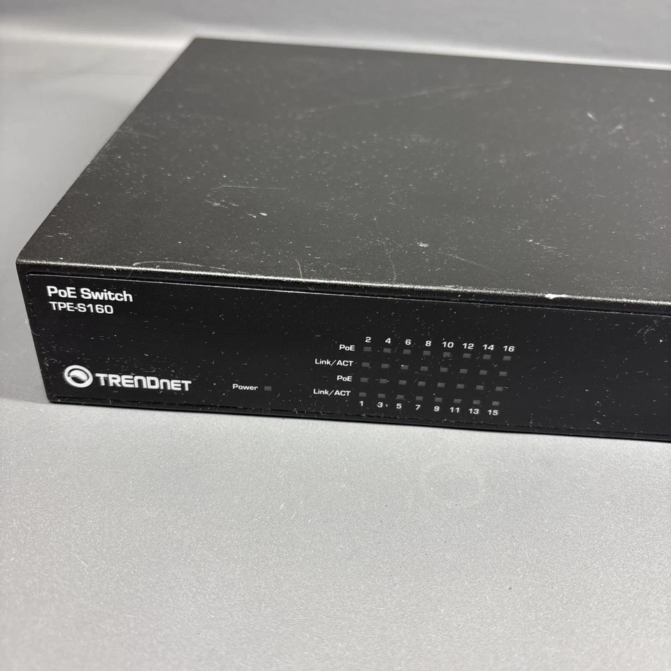 TRENDnet 16-Port 10/100 Mbps PoE+ Switch TPE-S160 - Image 2 of 4