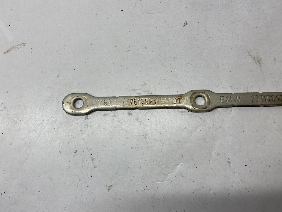 BMW 4 Gran Coupé 2017 F36 420 i otro compartimento del motor parte 7617524 Foto 2 de 4