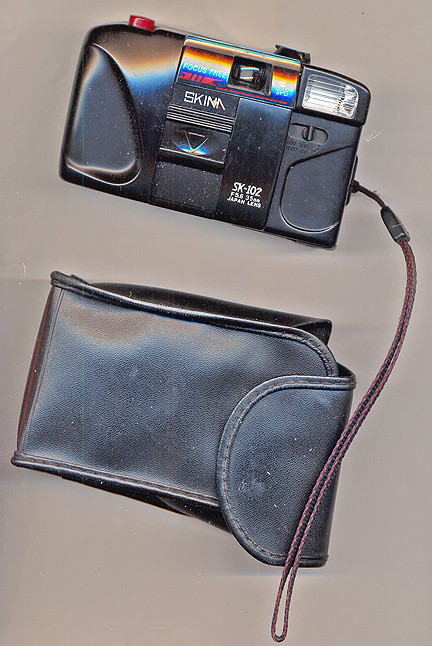 Vintage camera Focus Free SK-102 with built-in flash FREE US SHIPPING
