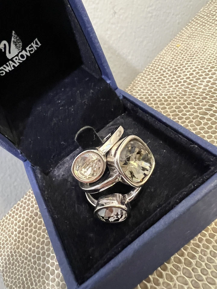 Hermoso juego de tres anillos apilables Swarovski gris cristal transparente talla 55 7 Foto 3 de 3