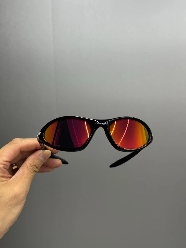 Gafas de sol Oakley Minute Shooting Star retro para exteriores lentes rubí Foto 3 de 4