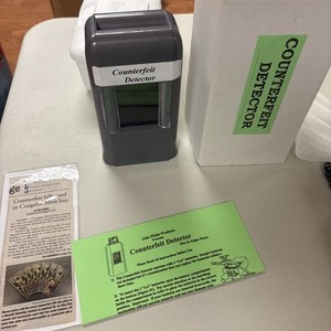 Counterfeit Money Detector W/ Box + Inserts