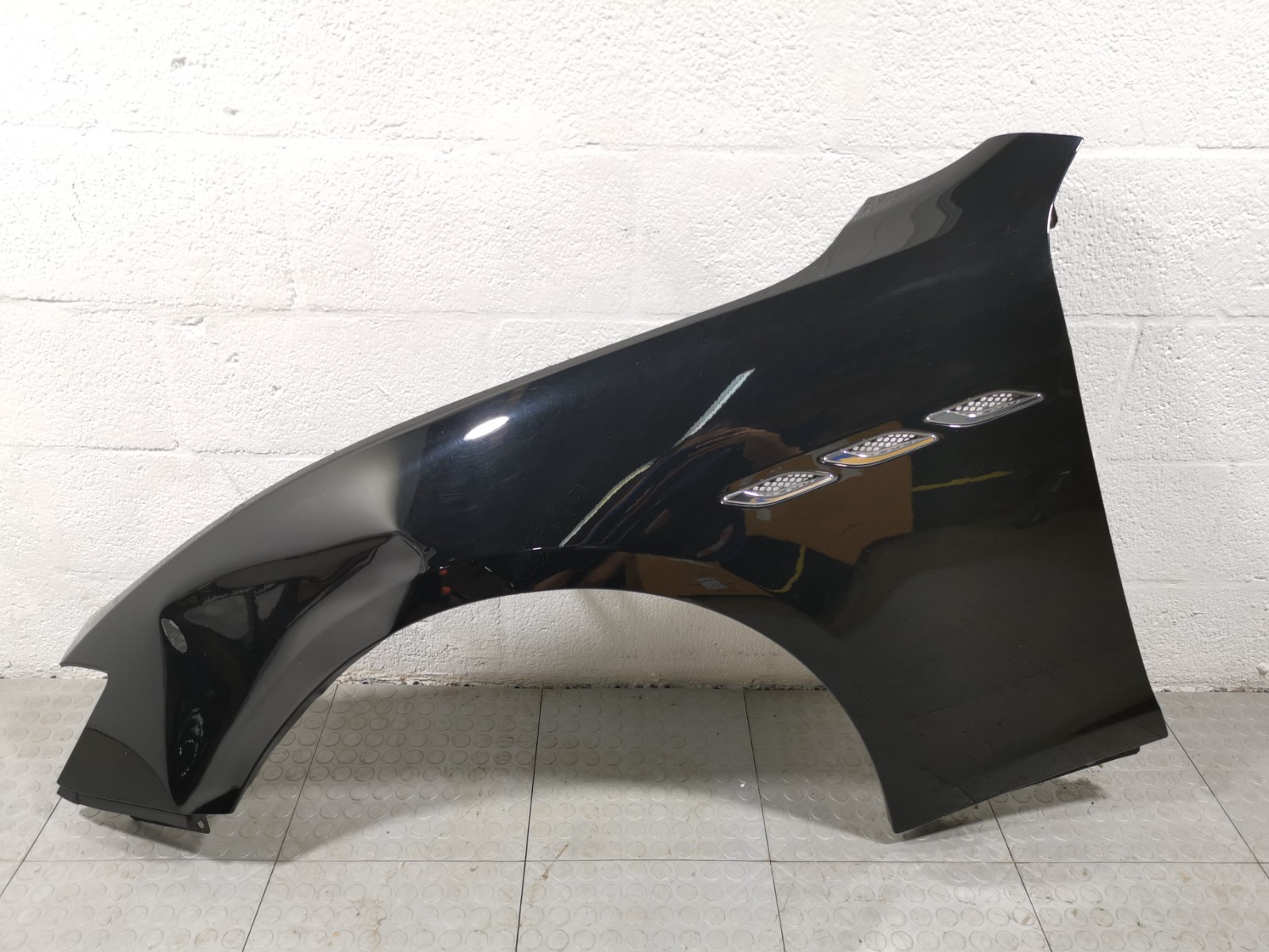 Maserati Ghibli 2015 RWD Auto 3.0 L Front Left Black Fender Panel 670008304 OEM
