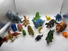 Large Lot Of Vintage Dinosaurs 17