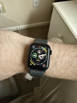 Apple Watch SE 40mm GPS Space Gray Aluminum   Black Band   Works Great