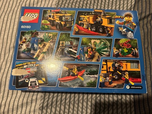 LEGO City Jungle Mobile Lab 60160 Playset Toy. - Picture 2 of 4