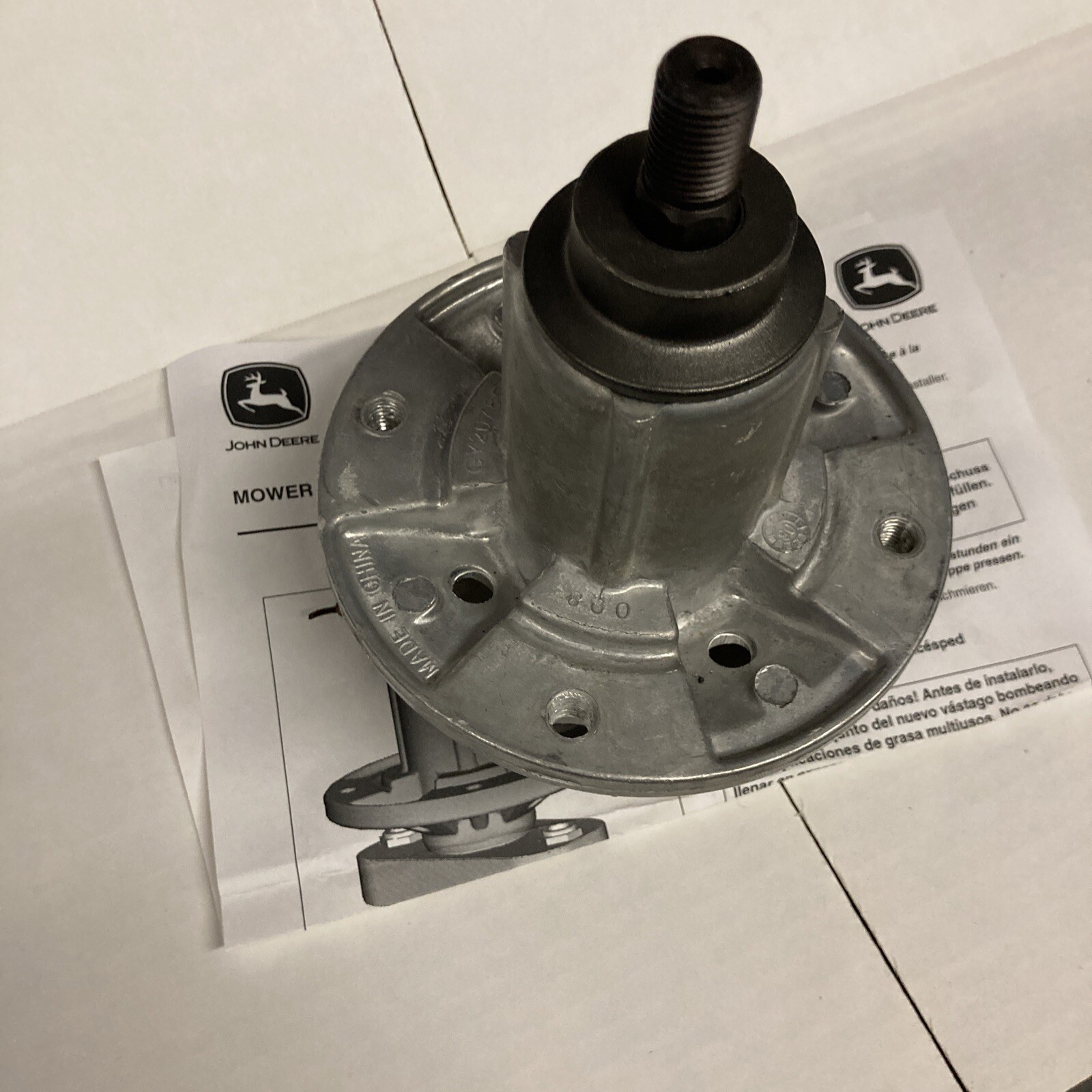 GY20785 John Deere OEM Mower Deck Blade Spindle eBay