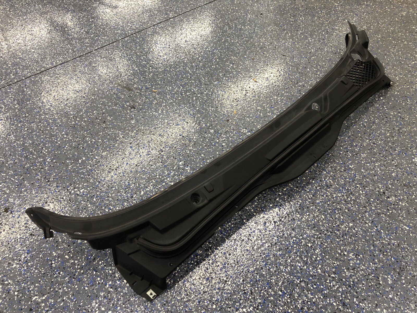 2008-2017 Maserati Granturismo GranCabrio Windshield Upper Cowl Vent Panel M7