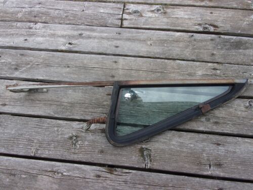 80 81 82 83 84 85 86 87 CHEVY GMC TRUCK PASSENGER RIGHT WING VENT WINDOW USED - Picture 1 of 9