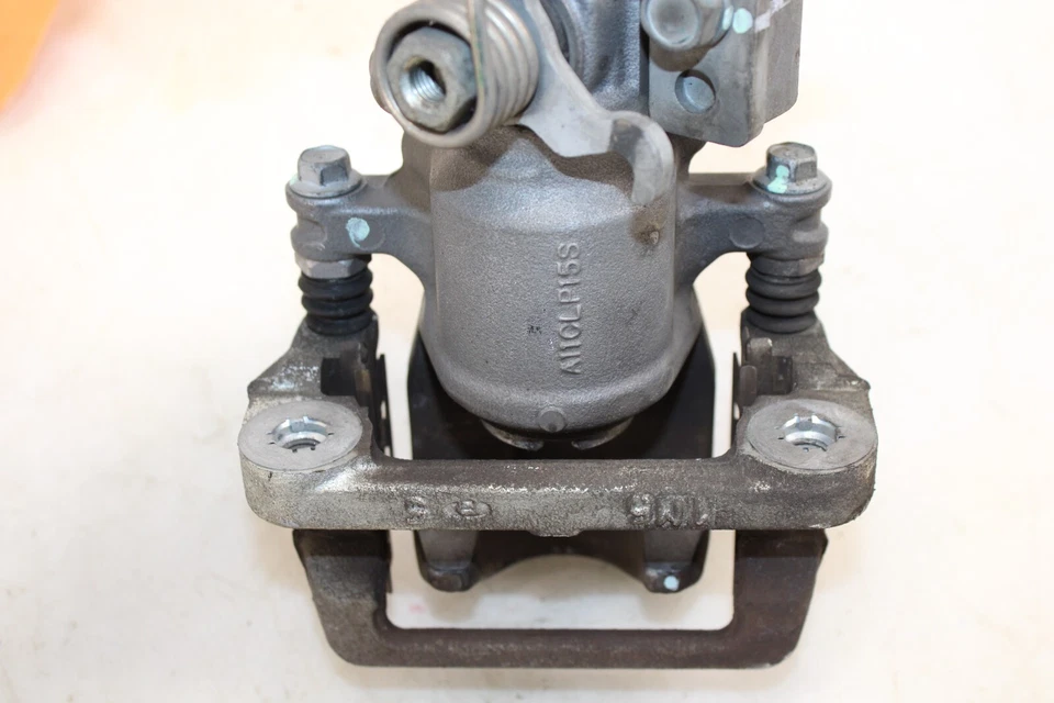 Juego de pinzas de freno Mazda MX-5 Miata 2006-2015 OEM JY83 Foto 4 de 4