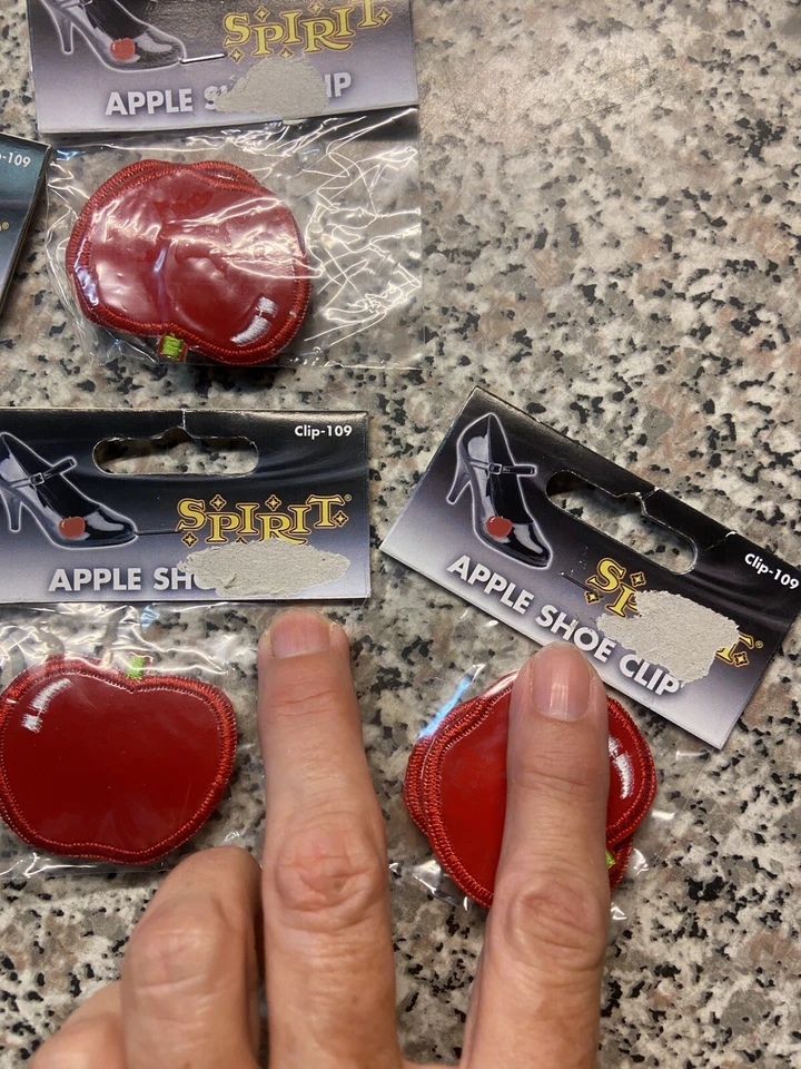 Vintage NWT Spirit Halloween Apple Shoe Clips Costume Accessory  Snow White - Image 4 of 4