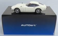 AutoArt Toyota 2000GT 1967 1/18 White Composite Model Car Used