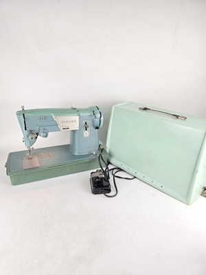 Vintage SINGER 327K Turquoise Blue Sewing Machine w/Case & Pedal