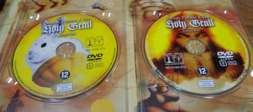 MONTYS ENZYKLO PYTHONIA 4 DVD MONTY PYTHON MOVIE BOX SET *PAL* REGION 2 HTF - Image 4 of 4