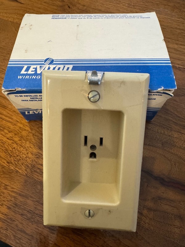 Leviton 688-I Clock Hanger Recessed Receptacle Ivory 15A 125V Open Box