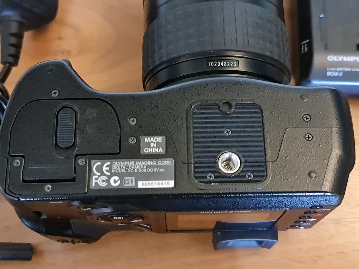 Olympus E-300 CCD Sensor Camera + 14-45mm Lens - M2017 | eBay