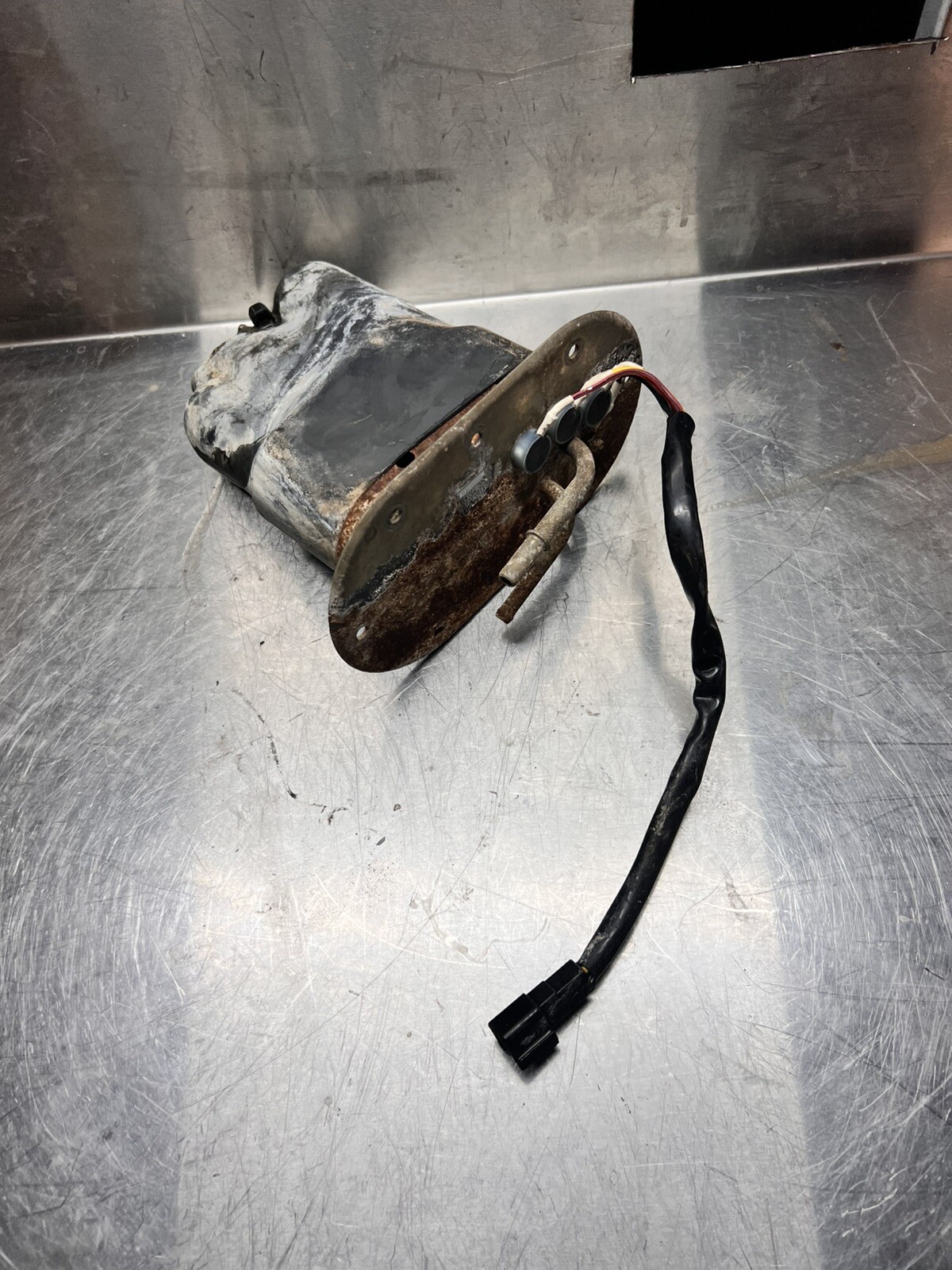 Suzuki TL1000 TL 1000 R TL1000R Fuel Pump Cradle Hanger Pumps Plug Wire OEM