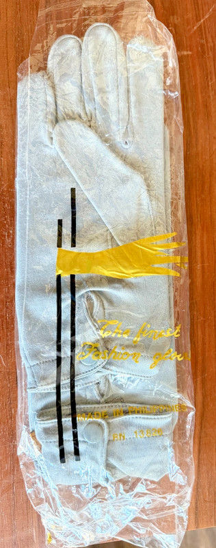 3 pairs of NIB grey knit gloves