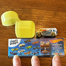 Hot Wheels Finders Keepers Super Van 1:64 White/Blue Diecast Van 2021