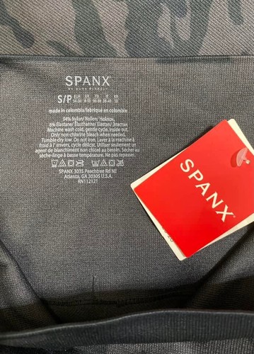 Spanx FL3515 Look at Me Now Seamless Legging Black Camo size S/P - NWT - Picture 16 of 20