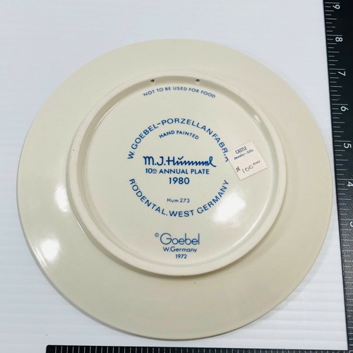 1980 M.J. Hummel 10th Annual Plate, School Girl Collectors Plate Number 273 - Picture 2 of 12