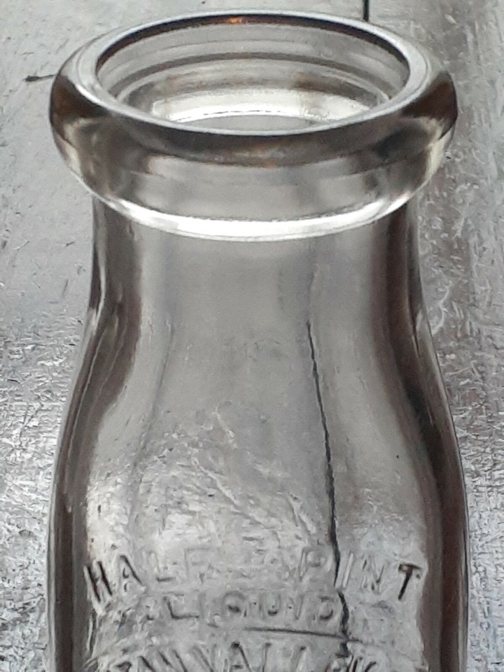 AntiqueVtg RARITAN VALLEY FARMSRARITAN New JerseyNJ DAIRY MILK BOTTLE eBay