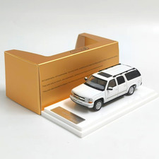1:64 2003 White Suburban Alloy Diecast Car Model - Collectible Display