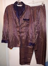 Victoria  s Secret Size Medium Purple  Gold Satin Paisley Pajama Set