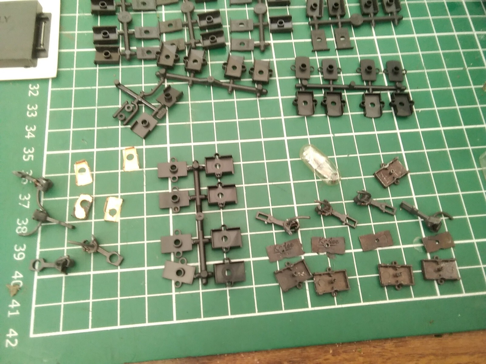 Ho/oo Gauge Job Lot Of Kadee MagneMatic Umcoupler & Couplings eBay