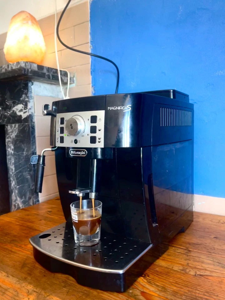 DeLonghi Magnifica S ECAM 22.110.B, foto 2 di 5