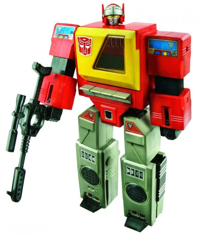 Blaster and Cassettes SDCC Exclusive | Transformers G1 Reissues Universe - Image 2 of 4