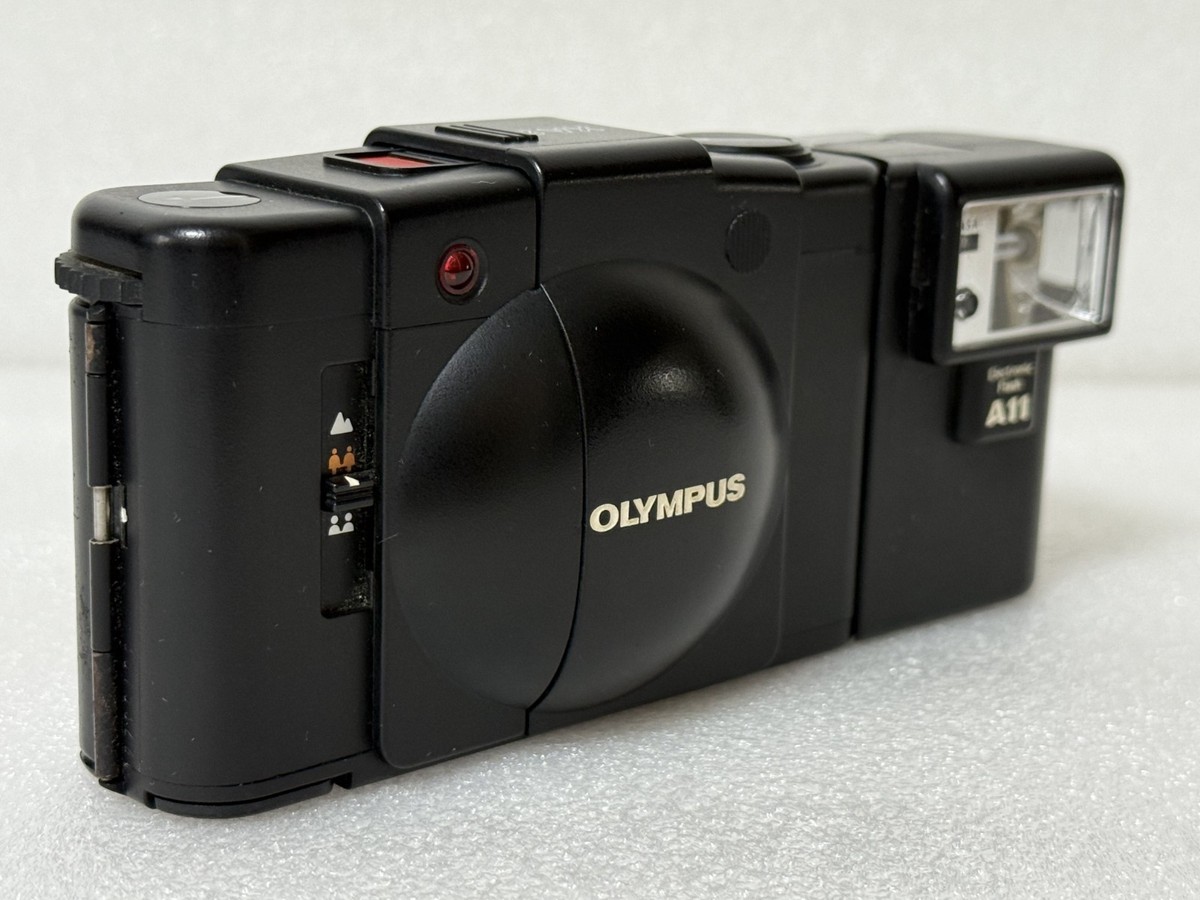 Olympus XA2 with Electronic Flash A11 Original Case Box Point